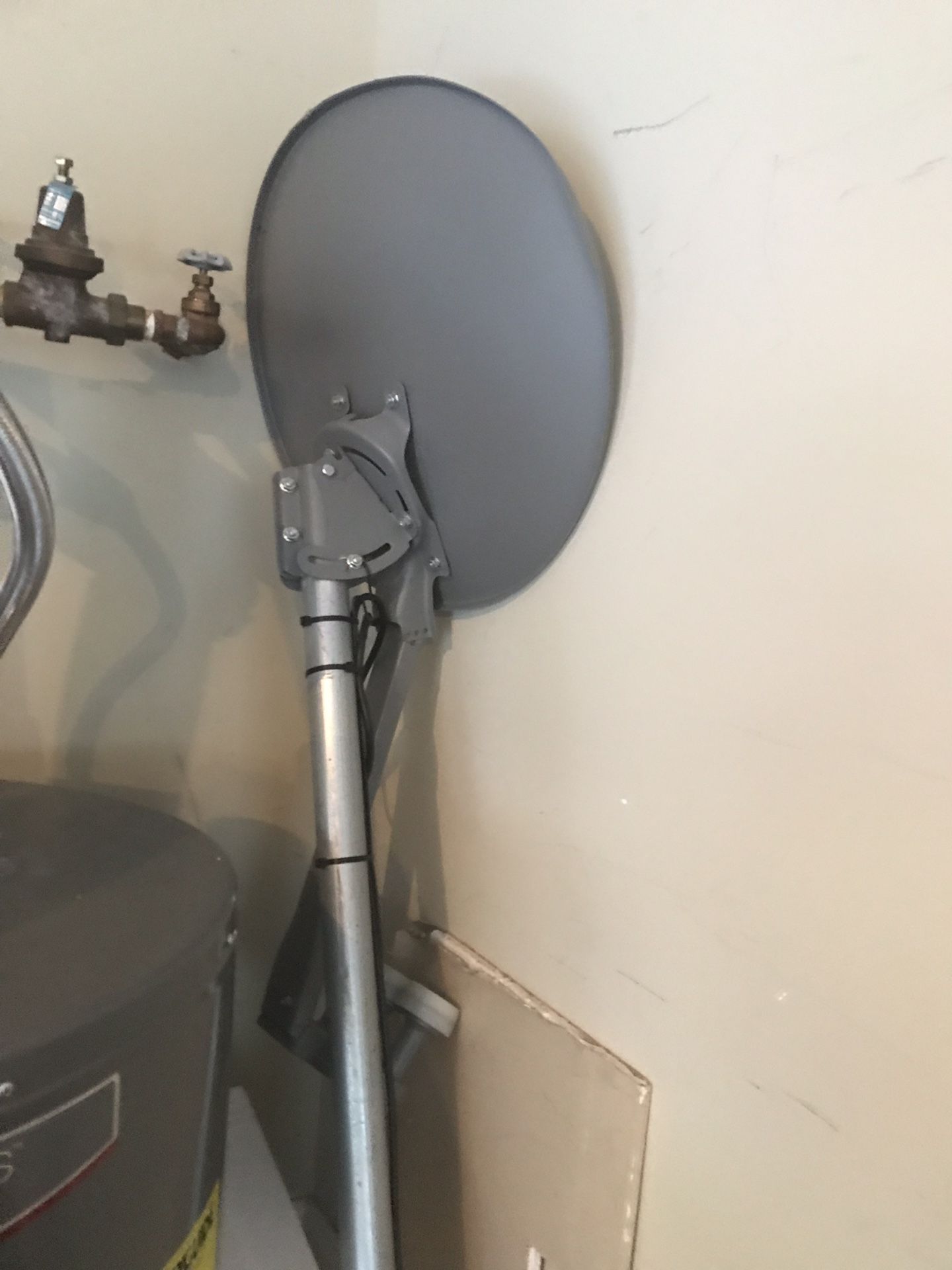 Tv dish with the cort
