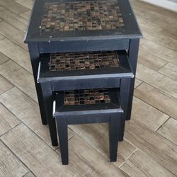 set of coffee tables 