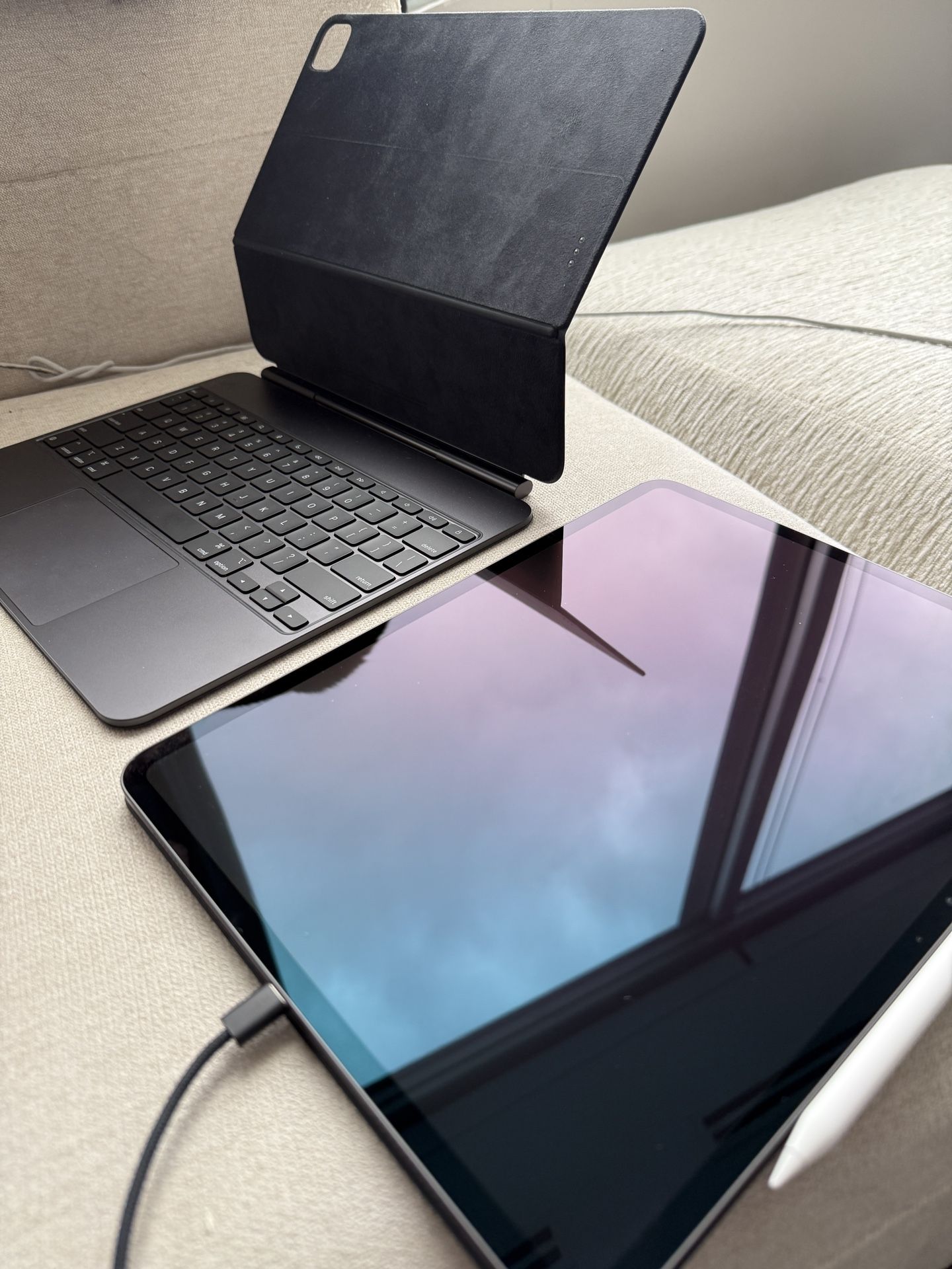 Ipad Pro 13-inch M4 256GB Space Black With Keyboard, Apple Pencil And Cover