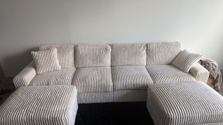 Sectional Couch with 2 Ottomans