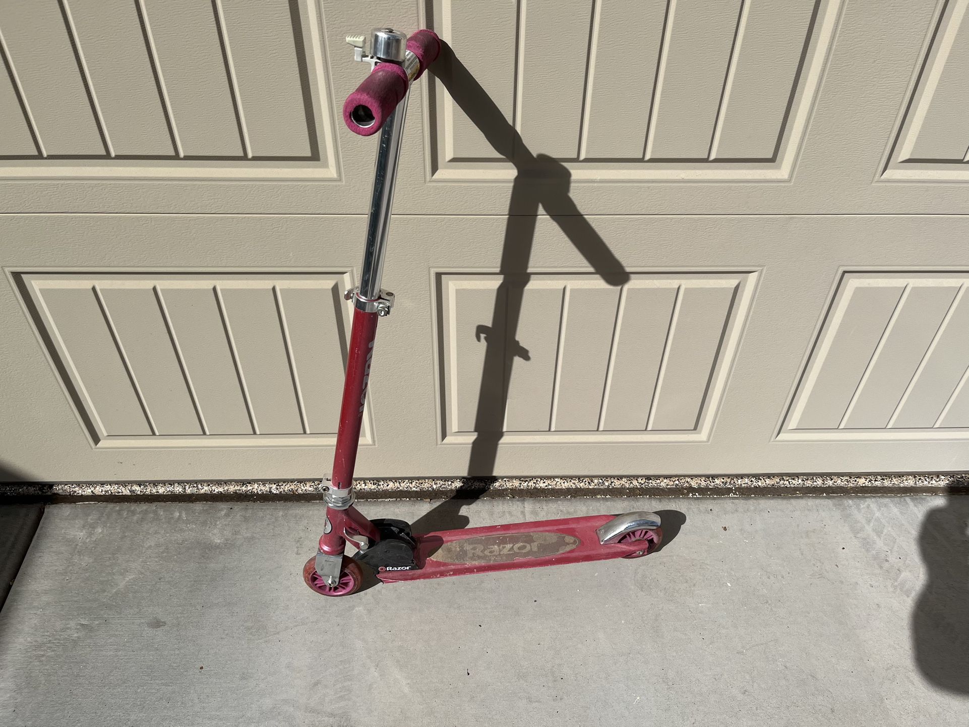 Youth Razor Scooter Pink  