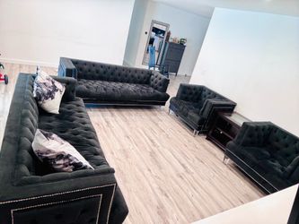 2 sofas and 2 armchairs + side table