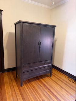 Grey/black dresser