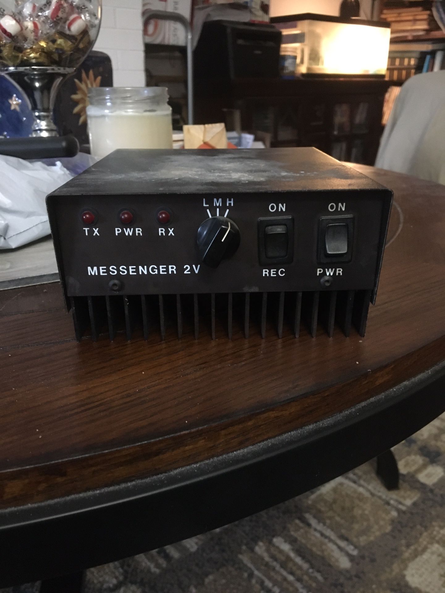 Messenger 2V CB Radio Ham Radio amplifier Shortwave Amplifier Kicker Footwarmer Foot warmer CB Radio Coax Transceiver Transciever linear