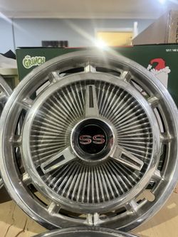 Super Sport (SS) Hubcaps