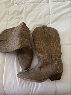 Boots size 7 women