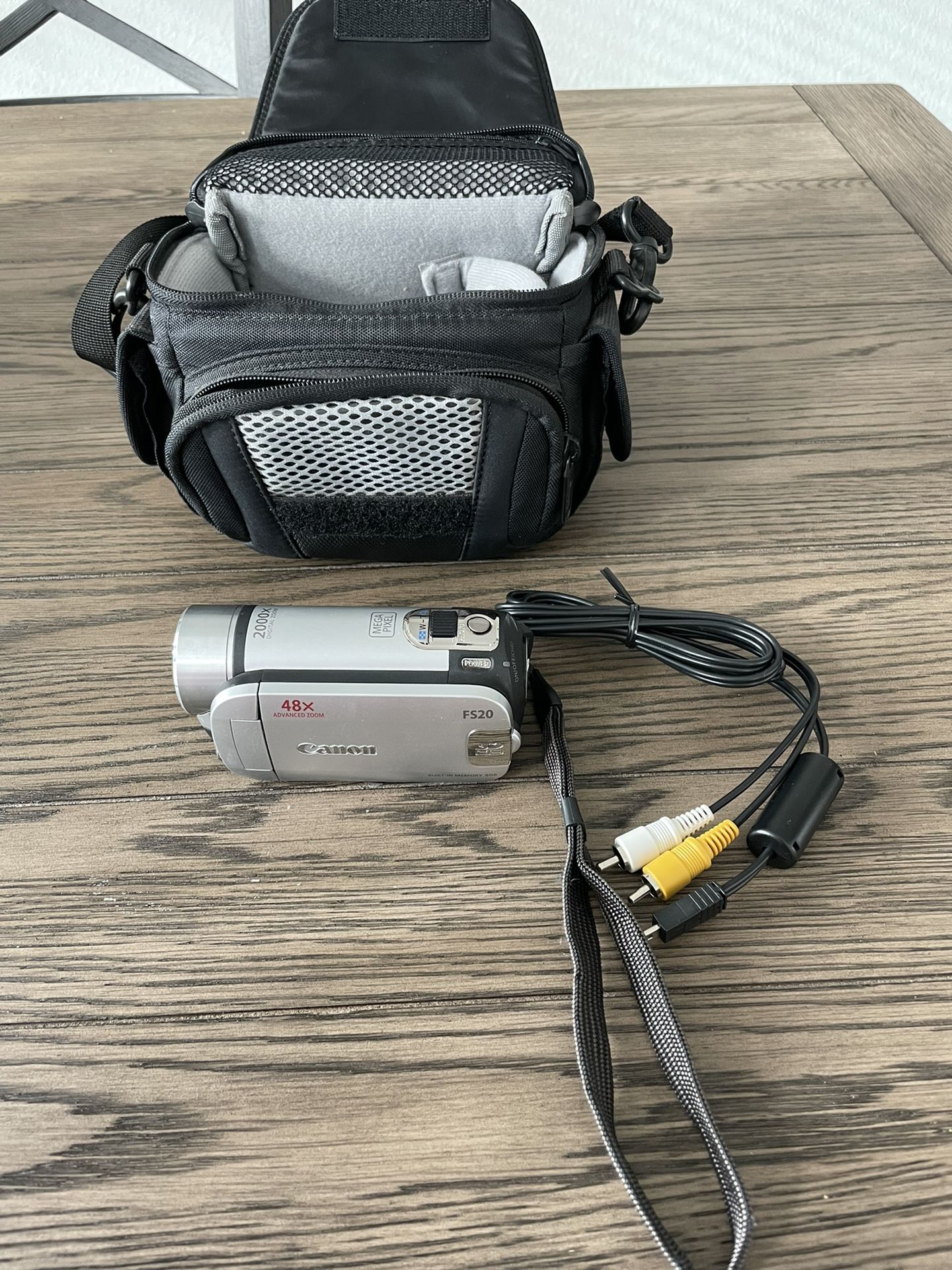 Canon FS20 Digital Camcorder 2000x Digital Zoom