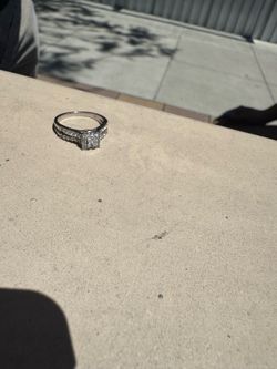 White gold diamond ring