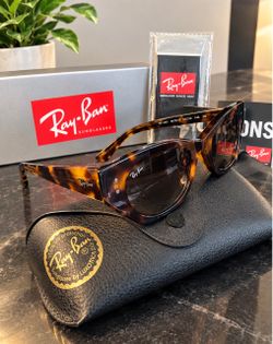 New RayBans - Box, Pouch Cloth All Included