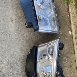 2019-2024 Ram 1500 Headlights
