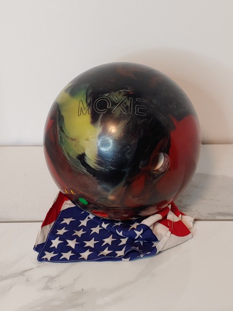 900 Global MOXIE Bowling Ball 12 lb