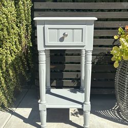 Decor Therapy White Side Table ✿ Space-Saving, Narrow End Table