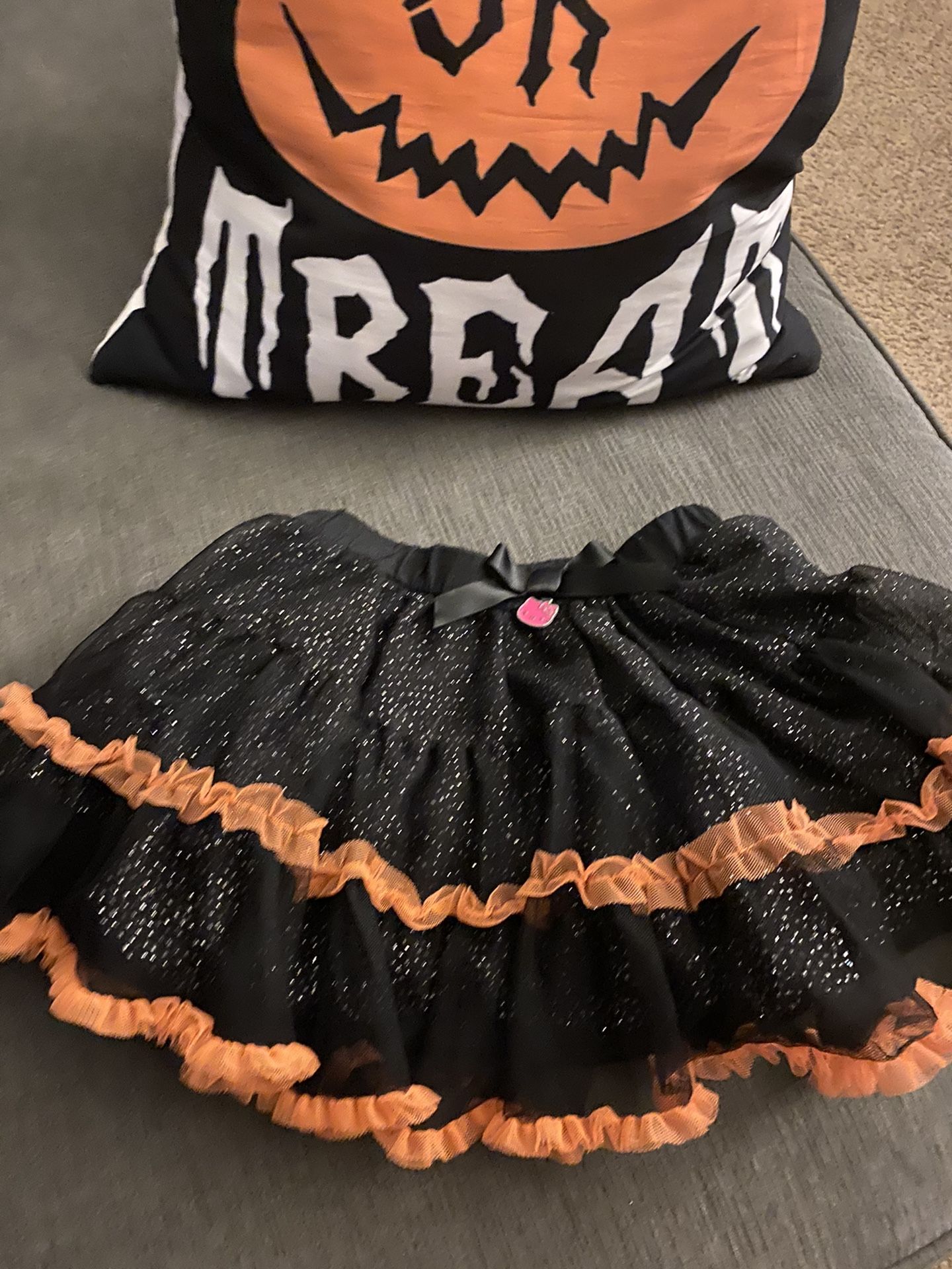 Girls Hello Kitty Halloween skirt size 4t