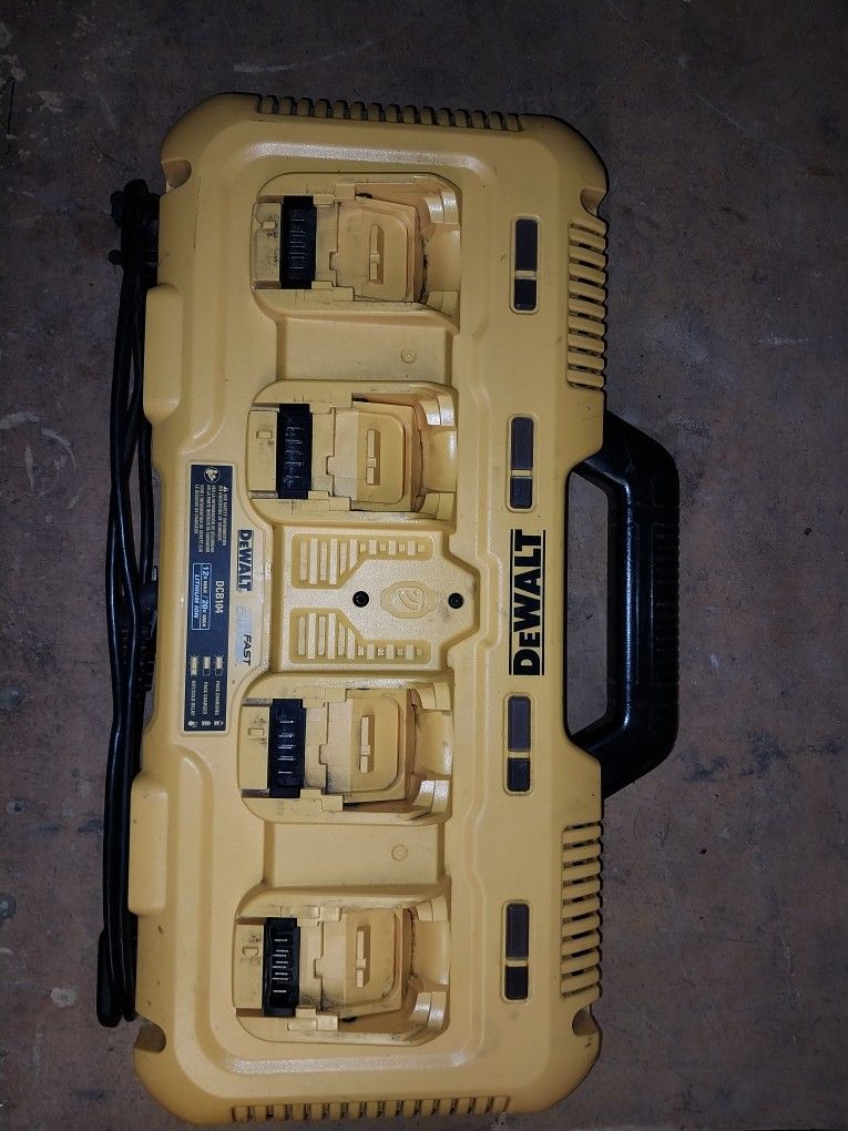 Dewalt Multiport Fast Charger