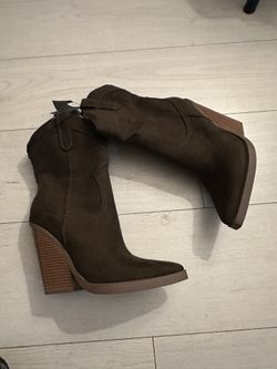 New Forever 21 Western brown boots size 7 
