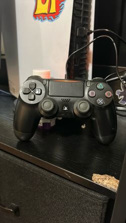 PS4 controller