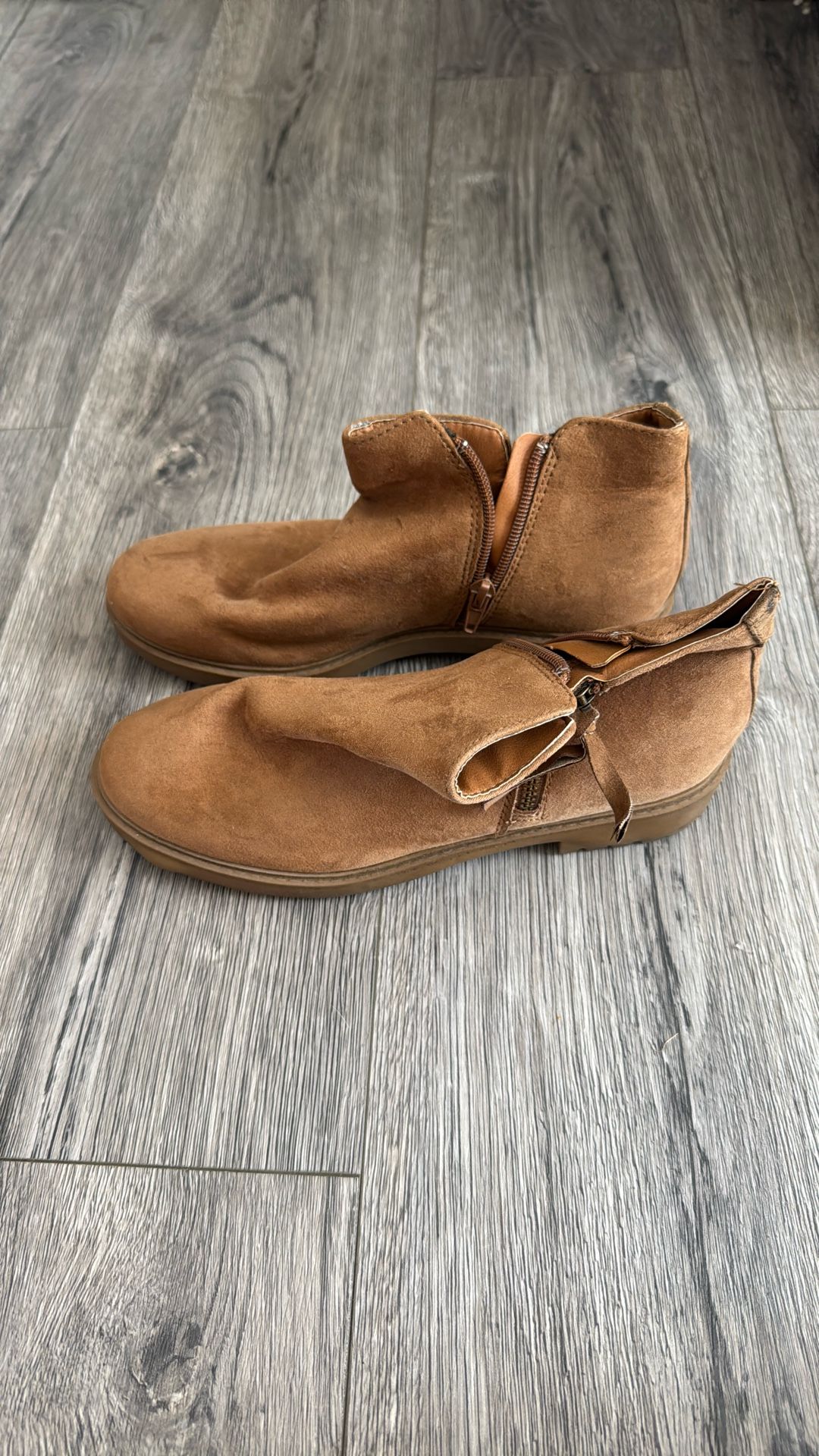 Brown Suede Bouts