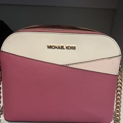 mK Cross body 