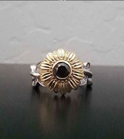 $2,600 At Camellia Handcrafted Sunflower Ring Si1 Black Diamond