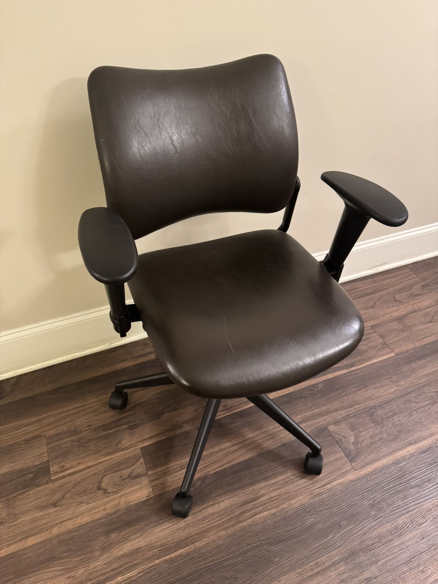 Luxury Leather Adjustable Office Chair