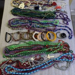 Jewelry Necklaces Bracelet Brooches 