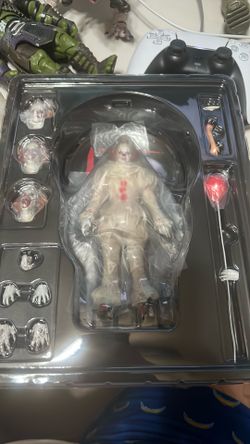 Mezco Pennywise