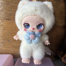 Lila Lucky Cat Plush /vinyl Pendant 