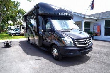 2017 Thor Synergy 24SP