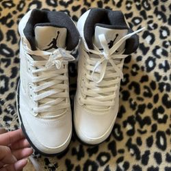 NEW Jordan Retro 5 Size 4.5 Youth