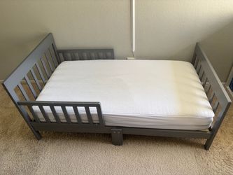Toddler Bed with Mattress