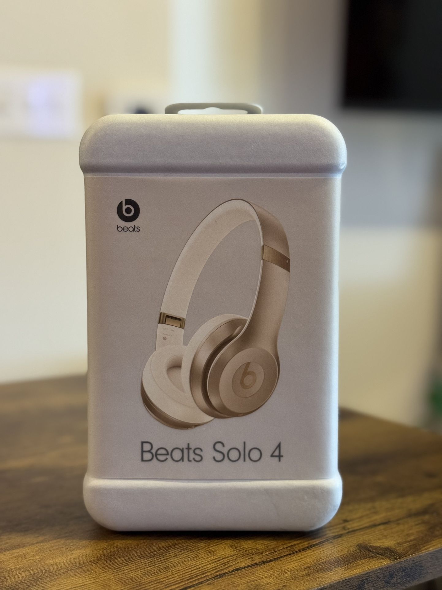 Beats Solo 4 Bluetooth Wireless Headphones - Gold