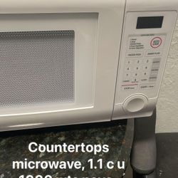 New Countertop Microwave 