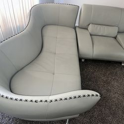 Luxury sofas from the Zuri Furniture brand