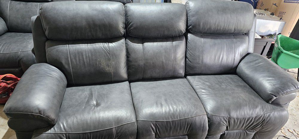 Couch/loveseat (heated/massage/power recline)