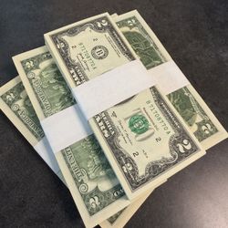 2 DOLLAR BILLS (UNCIRCULATED)