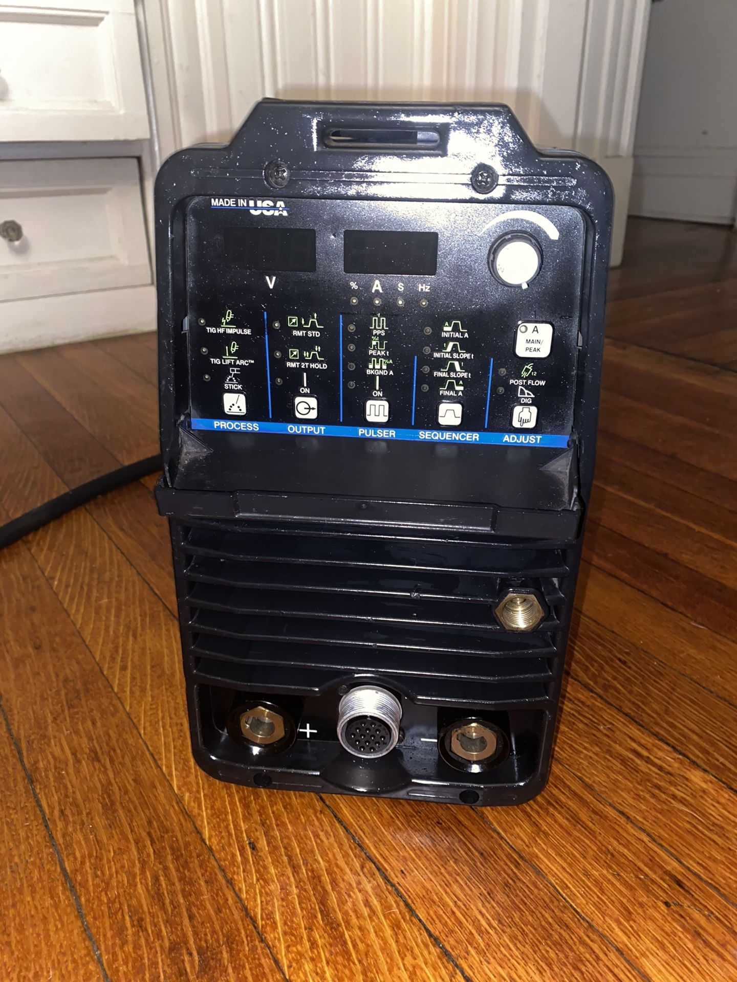 Miller maxstar 200 dx tig and stick welder machine for Sale in