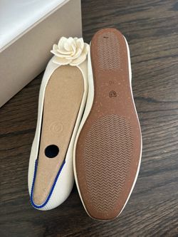 Brand new Rothy’s white love birds size 10