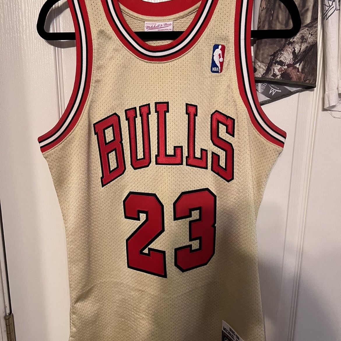 Michael Jordan Chicago Bulls Mitchell & Ness 1995/96 Hardwood Classics  Premium Gold Jersey - Gold