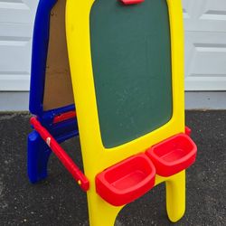 Indoor/outdoor kids easel