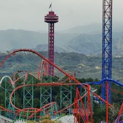 Six Flags Magic Mountain 4 Tickets