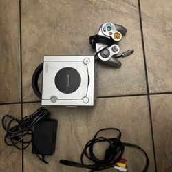 Silver GameCube (Read Description)