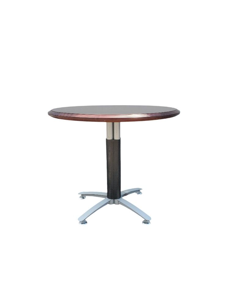 30 Inch Round Table $80 (Good Condition)