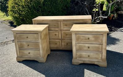 Dresser and Nightstand Set DELIVERY AVAILABLE