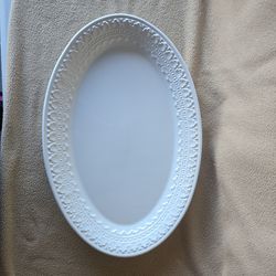 White oval platter/tray