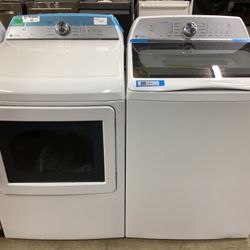 GE Gas Dryer/ Washer Set New Scratch And Dent 