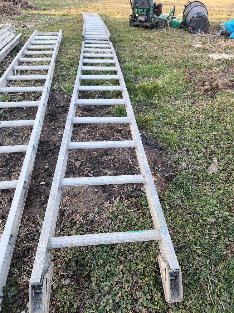 Used Werner 32ft Aluminum Extention Ladder Bent