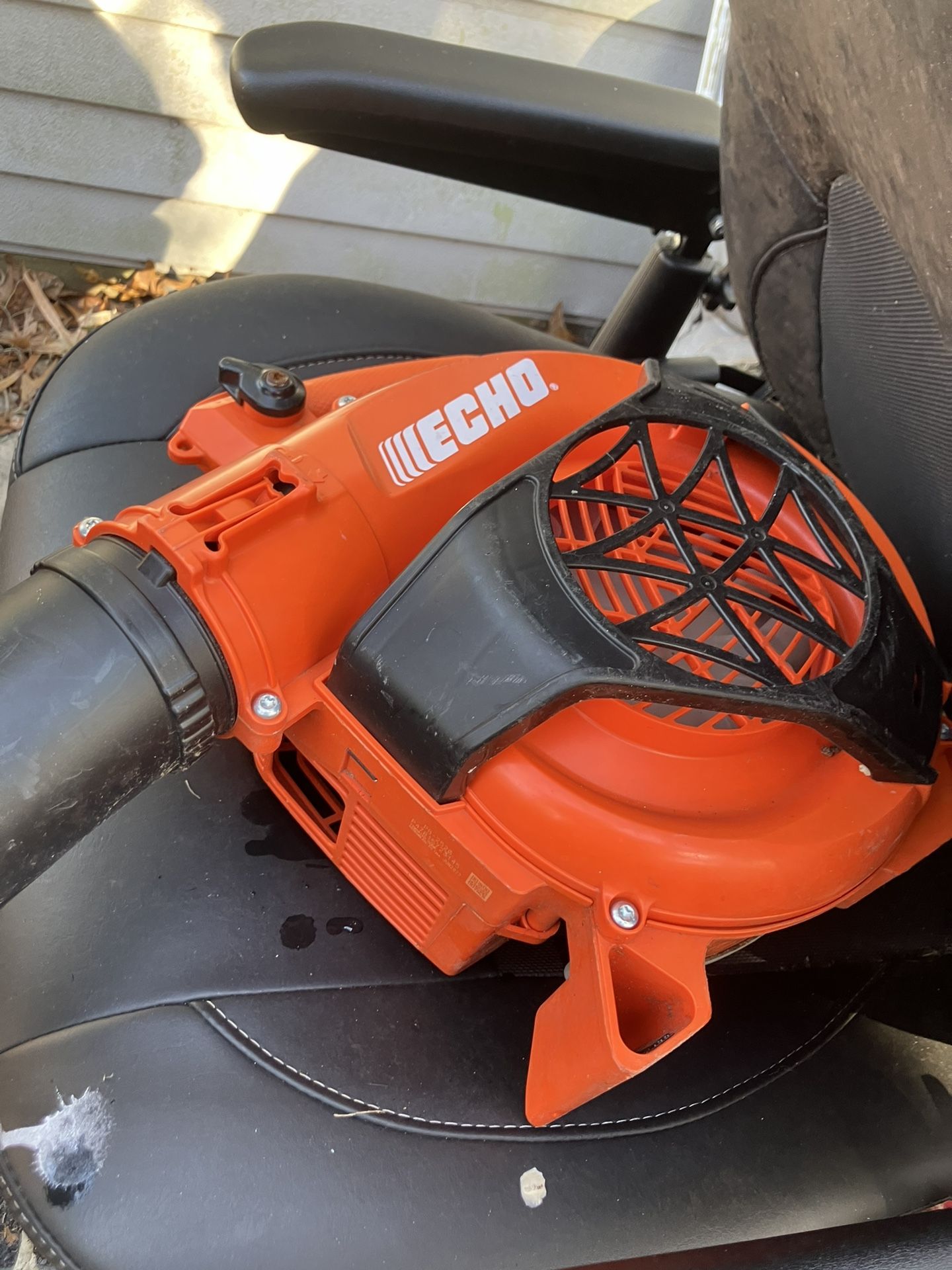 Echo Leaf Blower 2520