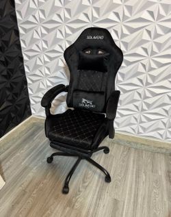 Ergonomic Gaming Chair with Back Message