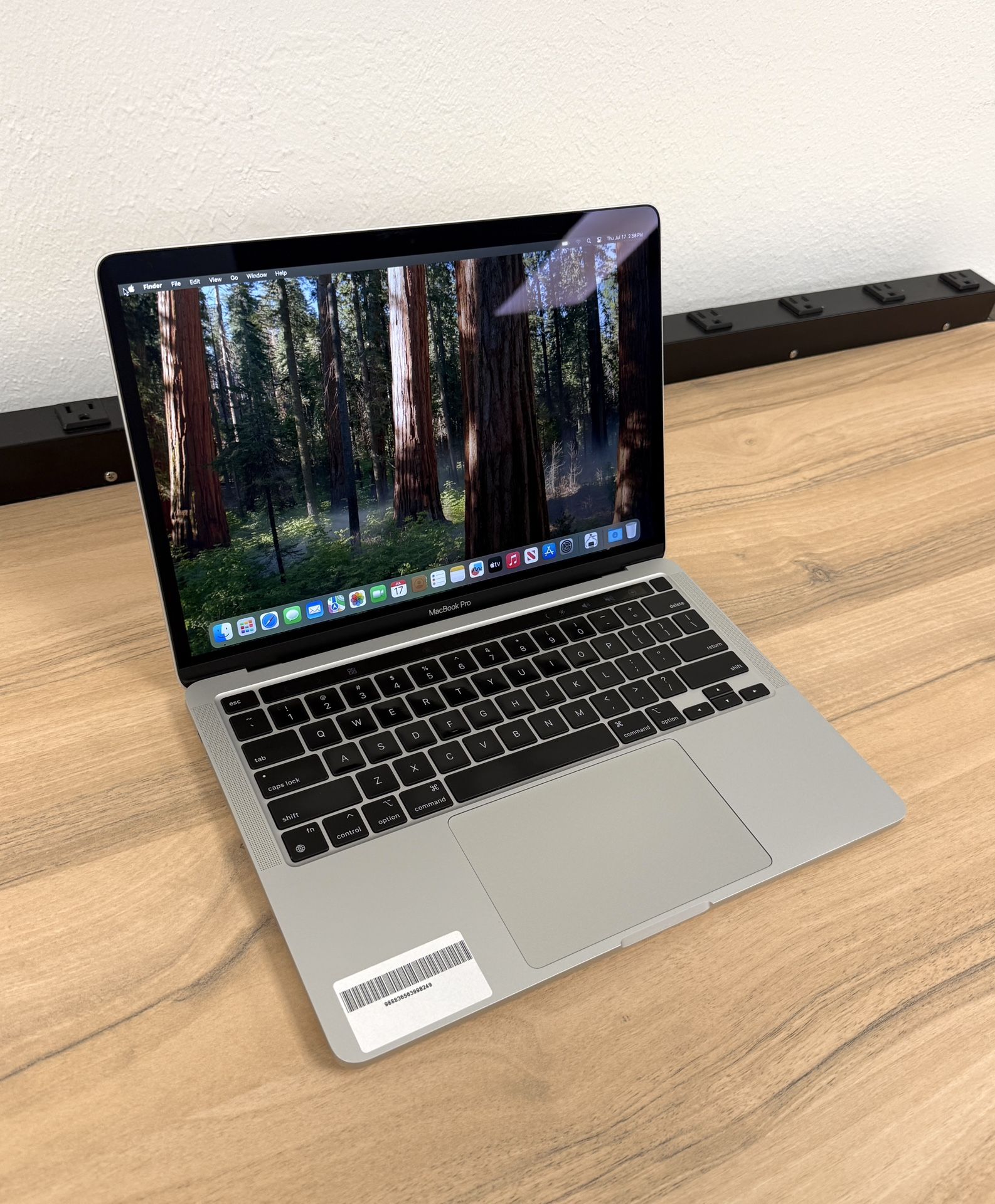 13 inch MacBook Pro M1 Core*256GB SSD*16GB RAM