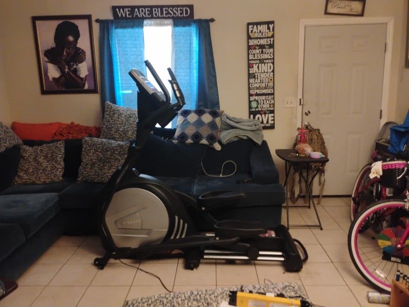 Elliptical Excersize Bike (Sole E25)